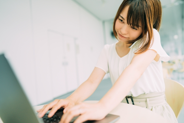 経歴や収入の誤り